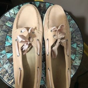 Women’s size 9 Sperry loafers